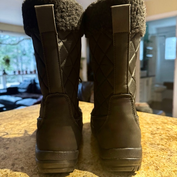 New BEARPAW Women Black Snow Boots Size 8 - Picture 6 of 6